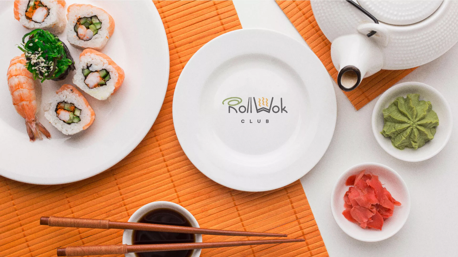 Разработка логотипа и фирменного стиля суши-бара «Roll Wok Club» в Каргополе